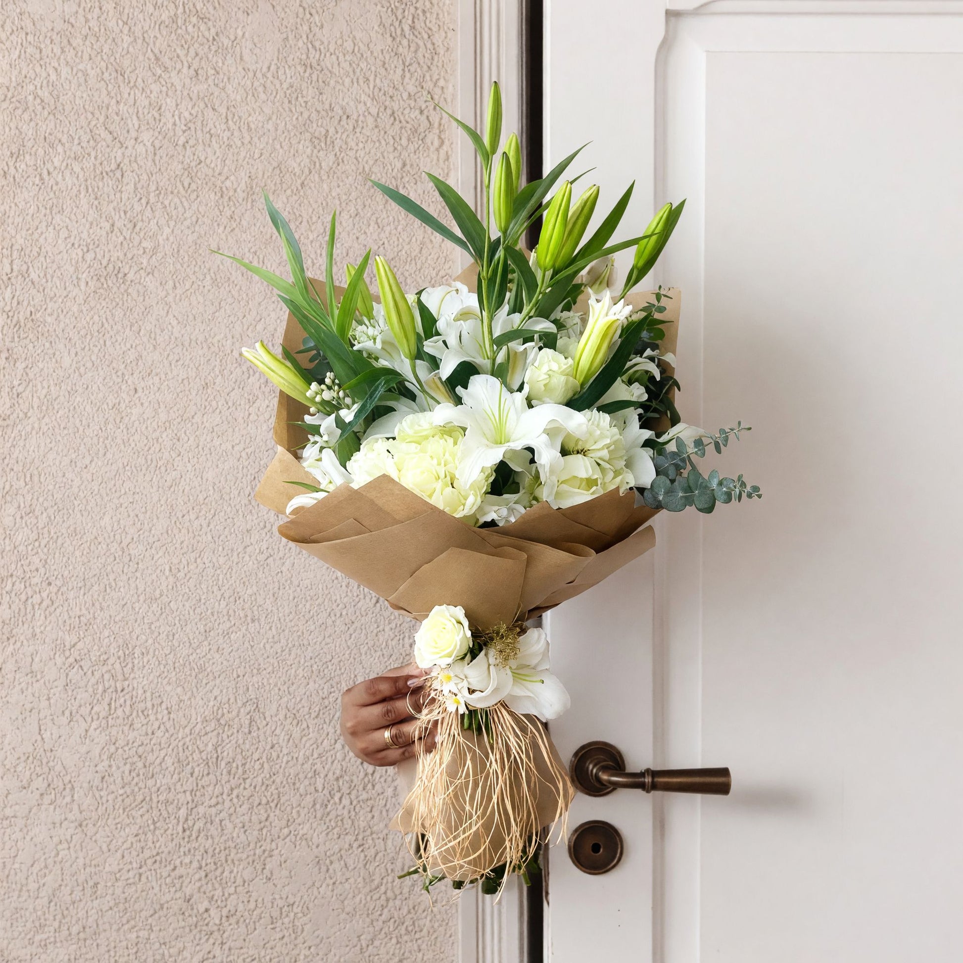Dingin — Lilyum & Lisianthus Buketi